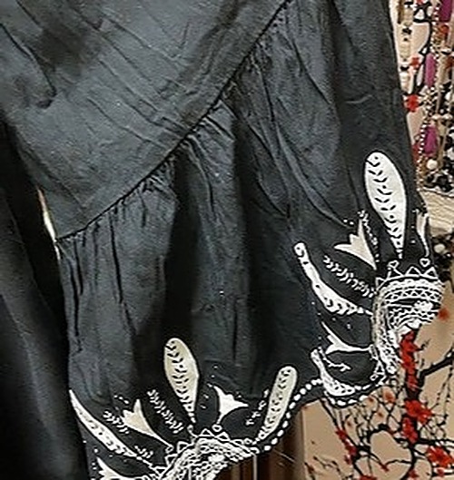 VENUS Black and White Bathing Suit Cover-up