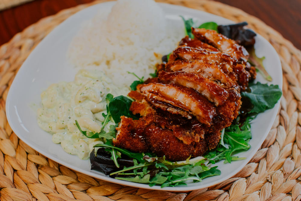 Ekahi Grill is a Hawaiian restaurant based in Colorado and in Utah with catering Menu