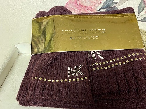 MICHAEL KORS  Burgundy Scarf and Hat Set