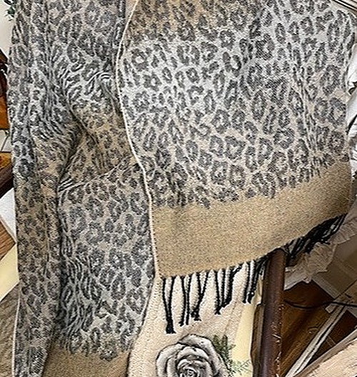 Aurora Paci Italia Wrap